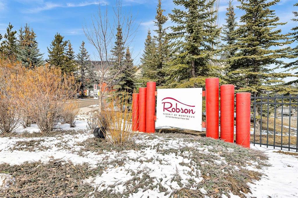 318-26 Val Gardena View Sw, Calgary, AB - Outdoor