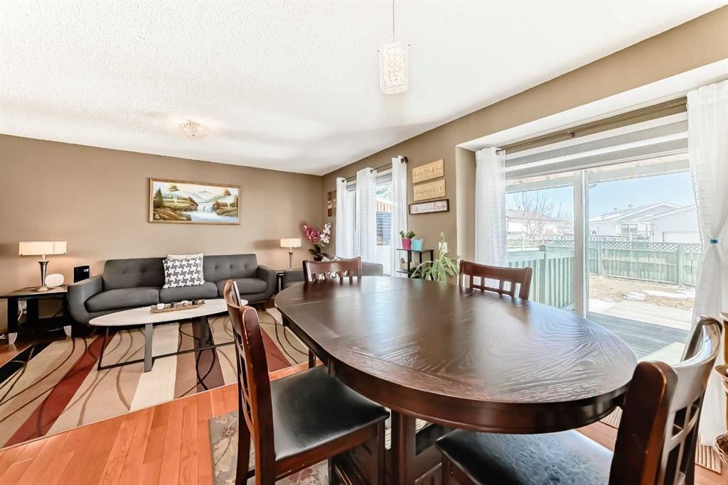 69 Applemont Place Se, Calgary, AB - Indoor Photo Showing Dining Room