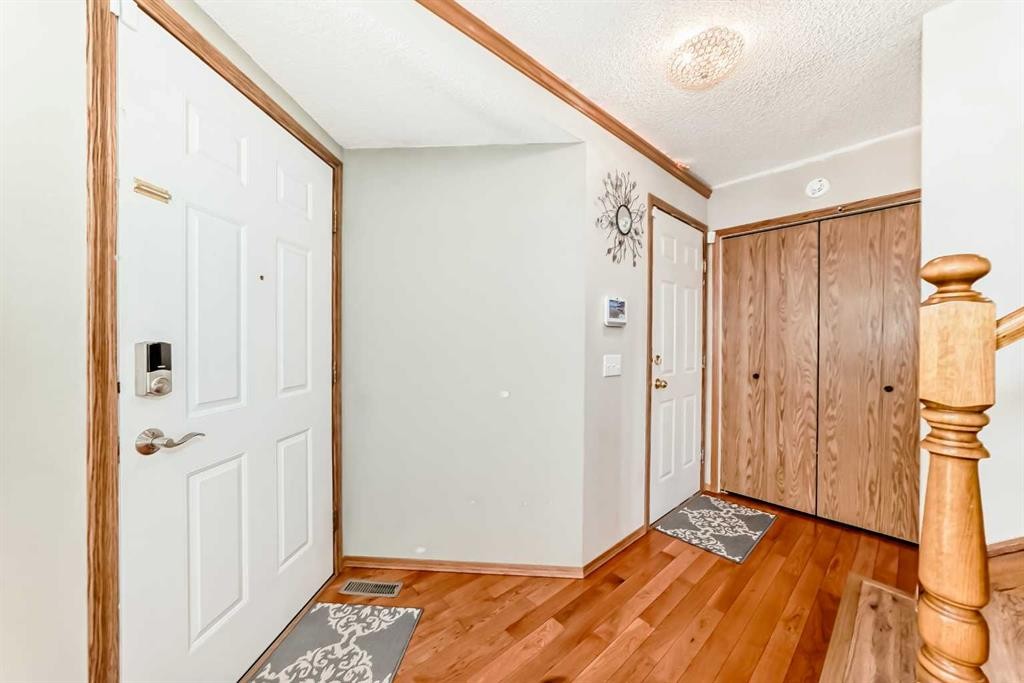 69 Applemont Place Se, Calgary, AB - Indoor Photo Showing Other Room