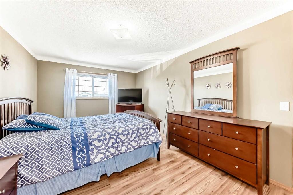 69 Applemont Place Se, Calgary, AB - Indoor Photo Showing Bedroom