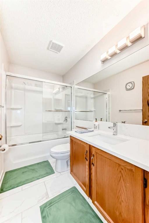 69 Applemont Place Se, Calgary, AB - Indoor Photo Showing Bathroom