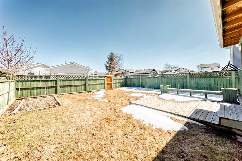 69 Applemont Place Se, Calgary, AB - Outdoor
