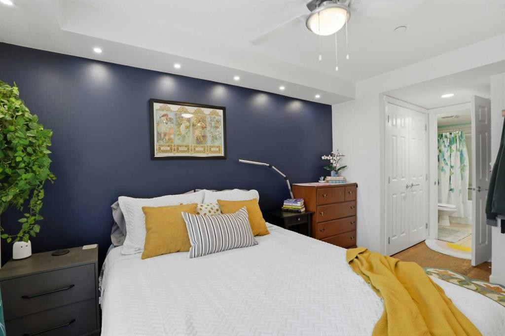 1117-99 Copperstone Park Se, Calgary, AB - Indoor Photo Showing Bedroom