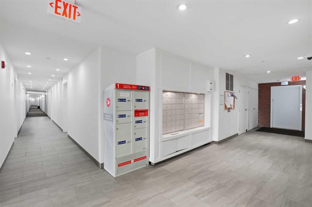 1117-99 Copperstone Park Se, Calgary, AB - Indoor Photo Showing Other Room