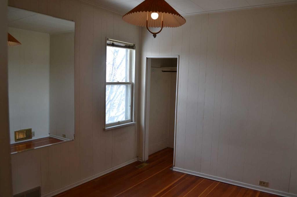 915 1 Street Nw, Calgary, AB - Indoor Photo Showing Other Room