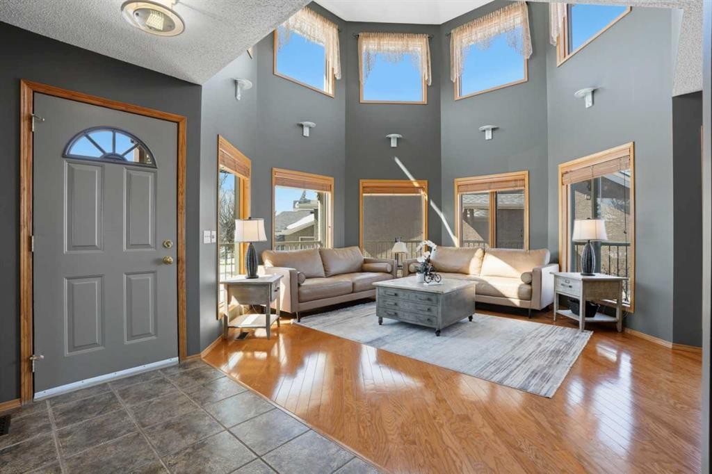 131 Edgebrook Circle Nw, Calgary, AB - Indoor