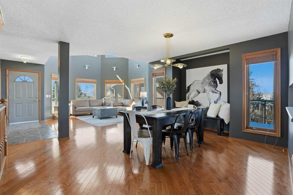 131 Edgebrook Circle Nw, Calgary, AB - Indoor Photo Showing Dining Room
