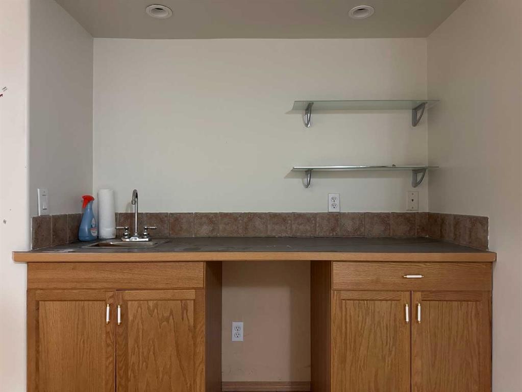 244 Los Alamos Place Ne, Calgary, AB - Indoor