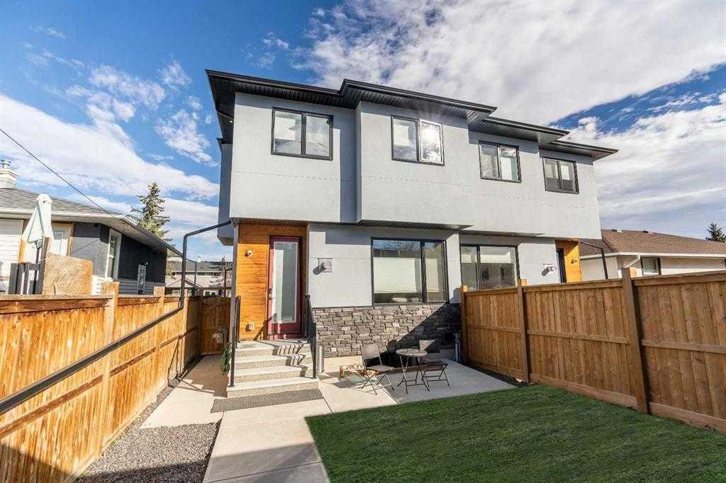 935 Regal Crescent Ne, Calgary, AB - Outdoor