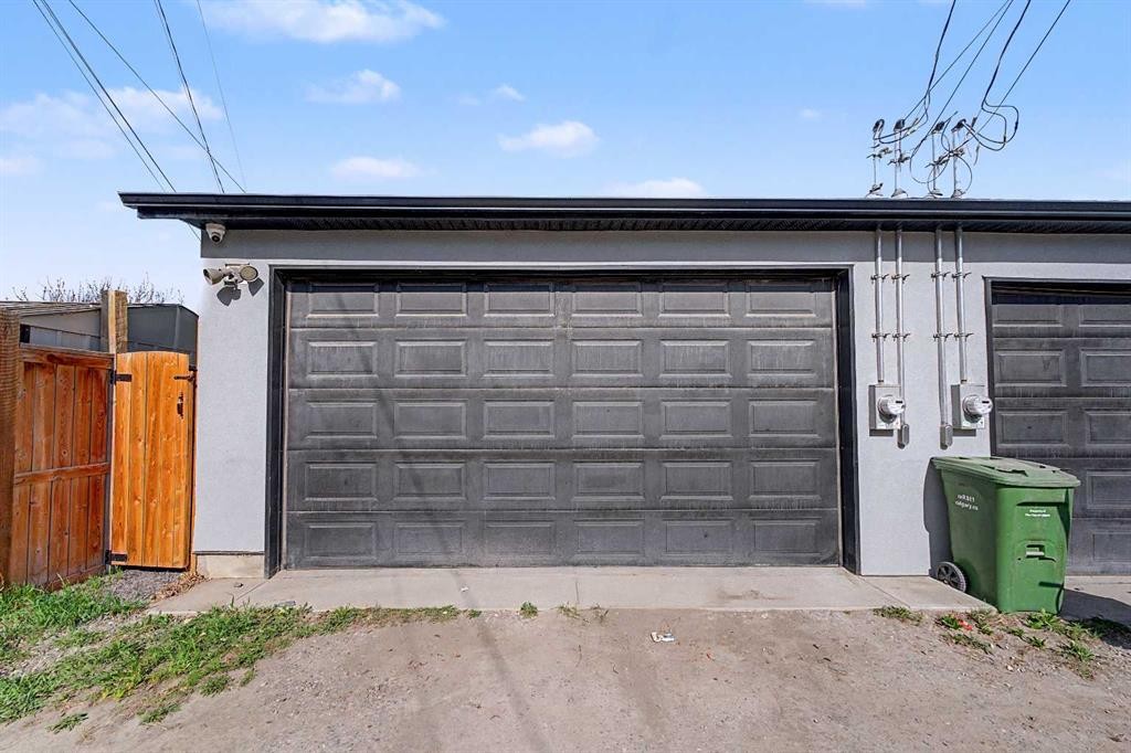 935 Regal Crescent Ne, Calgary, AB - Outdoor