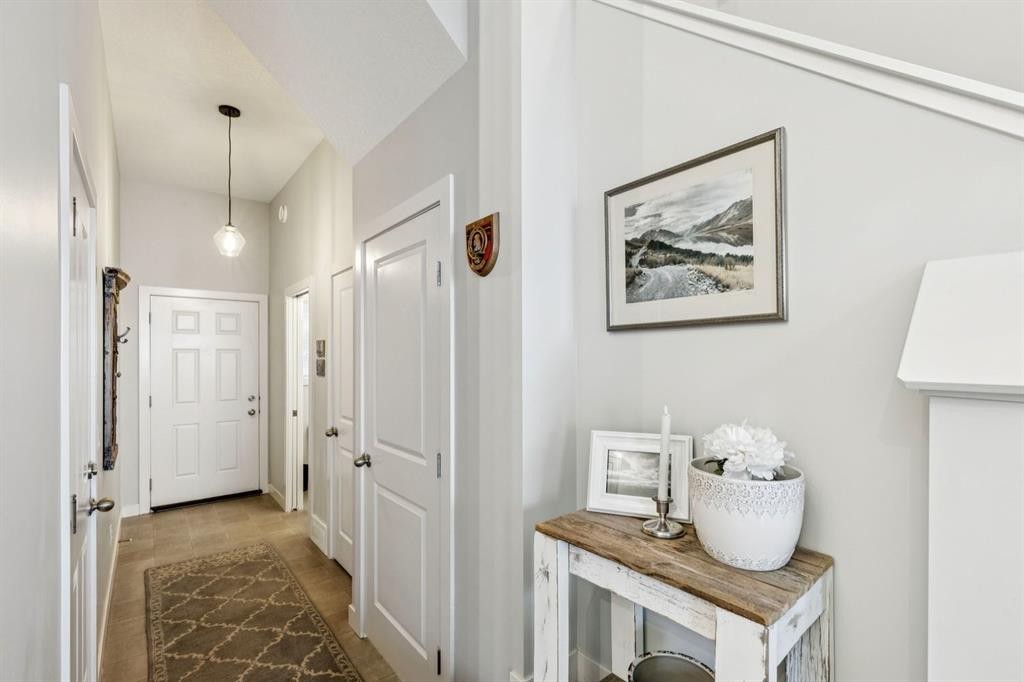 1502 Jumping Pound Common, Cochrane, AB - Indoor Photo Showing Other Room