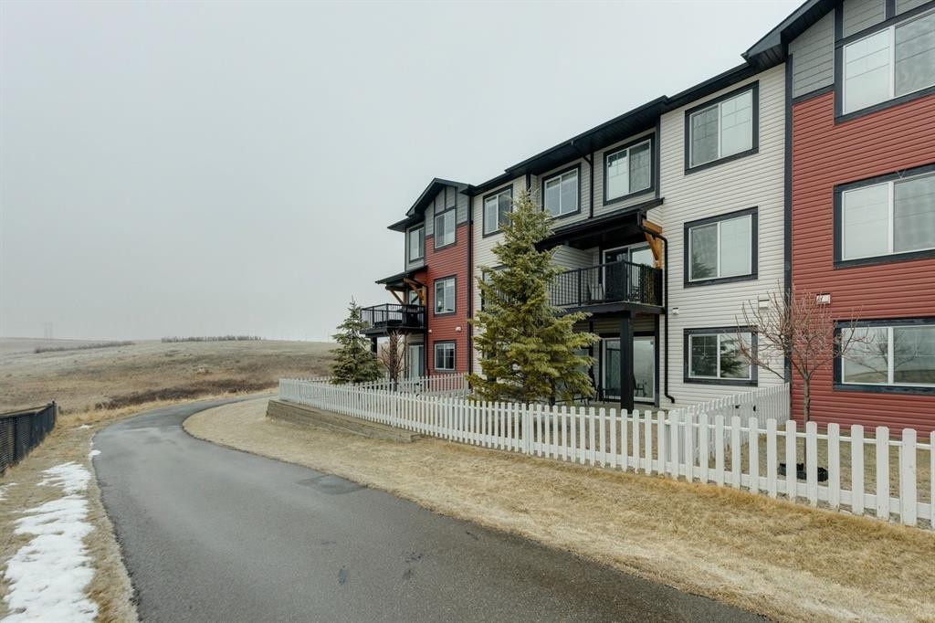 1502 Jumping Pound Common, Cochrane, AB - Outdoor