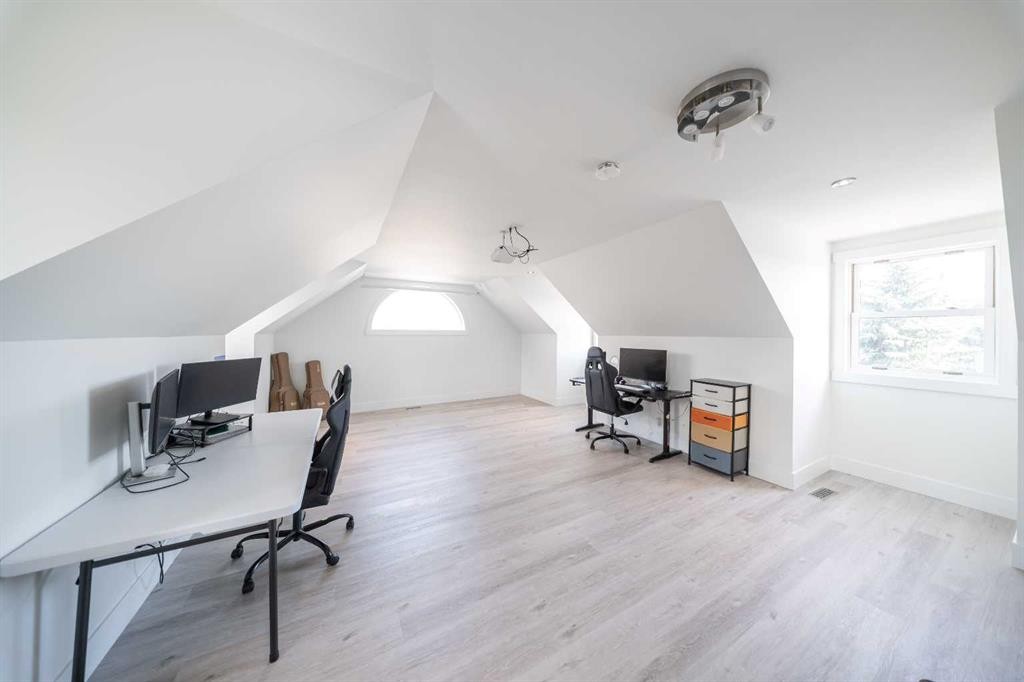 39 Slopes Grove Sw, Calgary, AB - Indoor