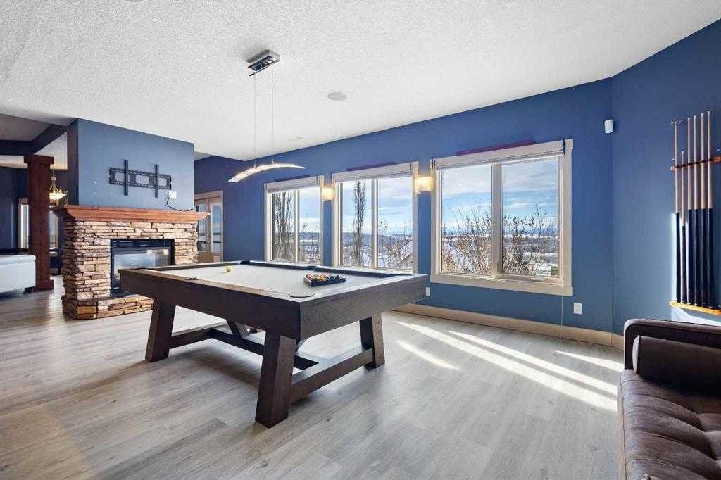 39 Slopes Grove Sw, Calgary, AB - Indoor Photo Showing Other Room