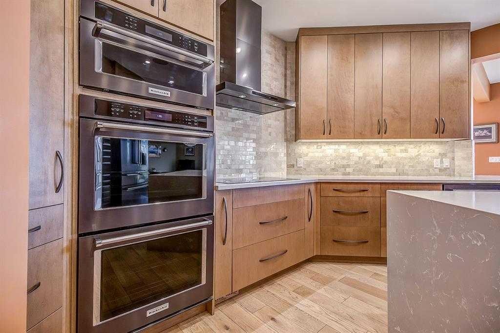 39 Slopes Grove Sw, Calgary, AB - Indoor Photo Showing Kitchen