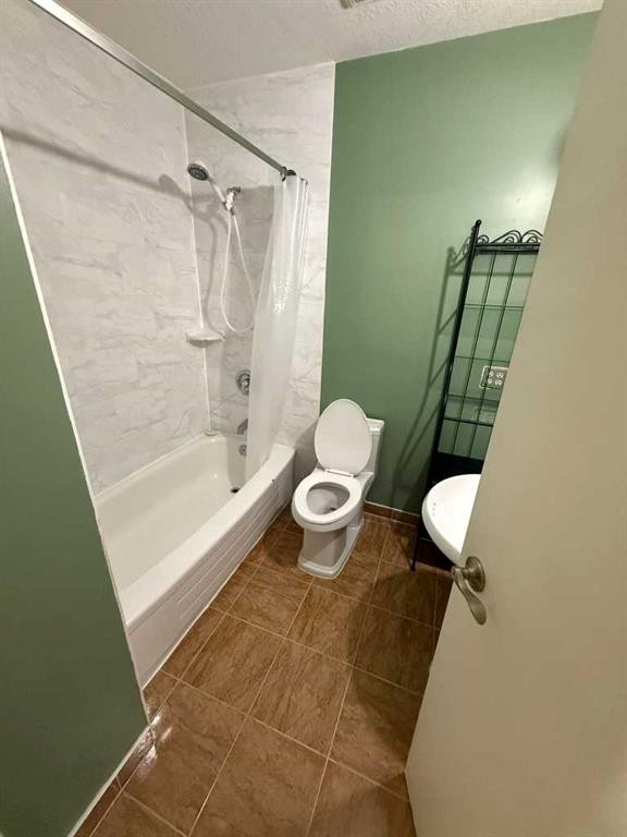 235 Fallswater Road Ne, Calgary, AB - Indoor Photo Showing Bathroom