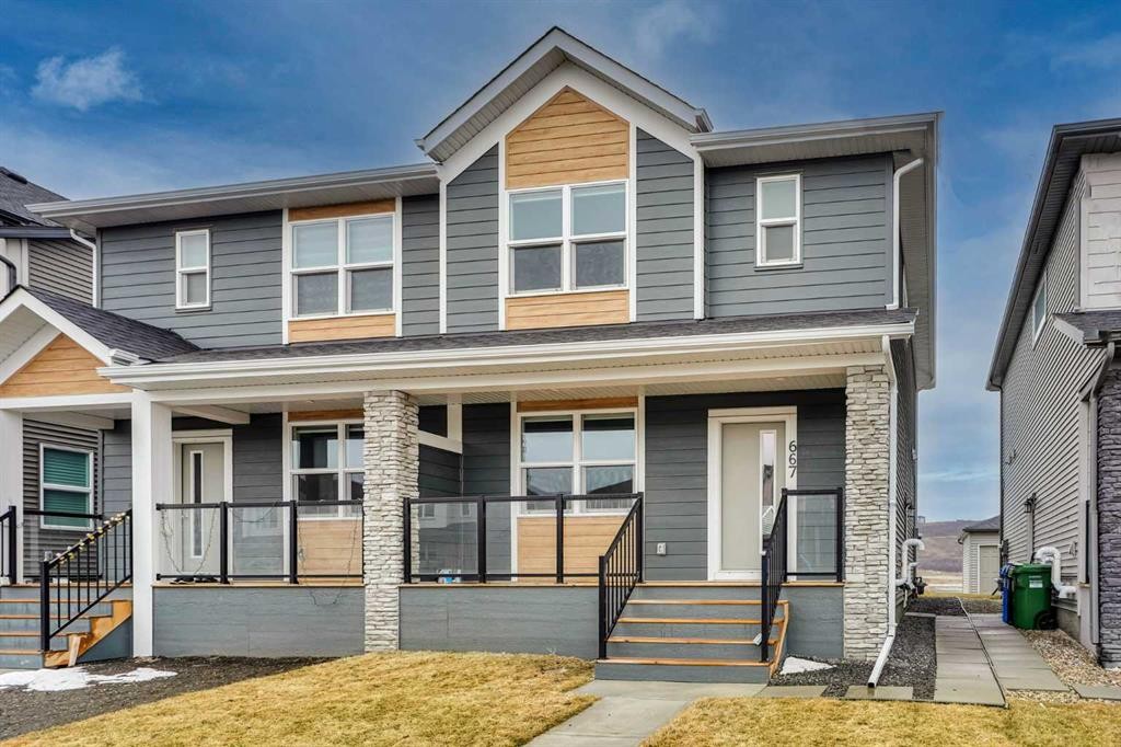 667 Wolf Willow Boulevard Se, Calgary, AB - Outdoor With Facade