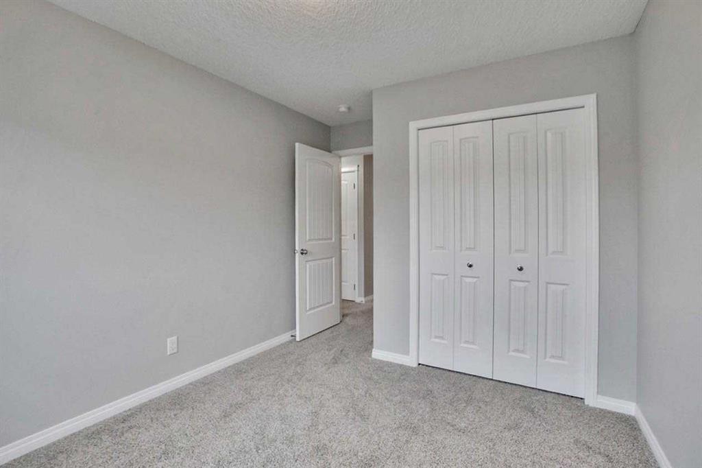 667 Wolf Willow Boulevard Se, Calgary, AB - Indoor