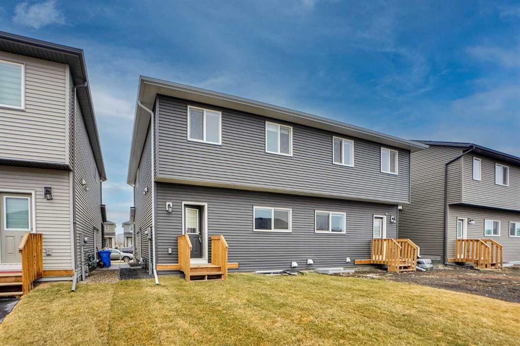 667 Wolf Willow Boulevard Se, Calgary, AB - Outdoor