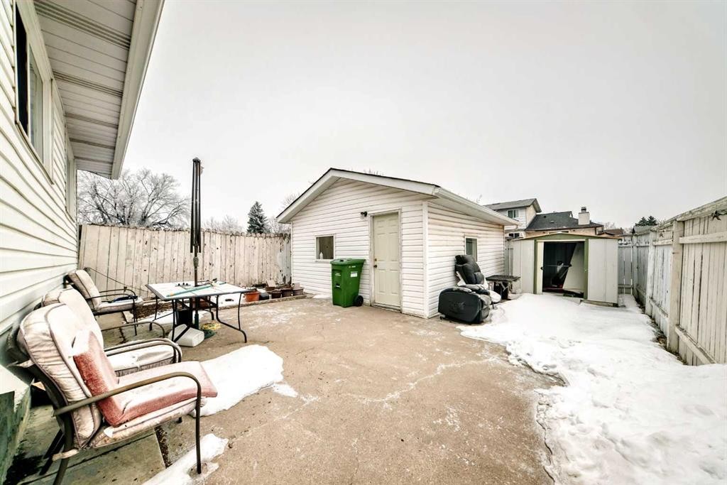 130 Pinemeadow Road Ne, Calgary, AB - Outdoor With Exterior
