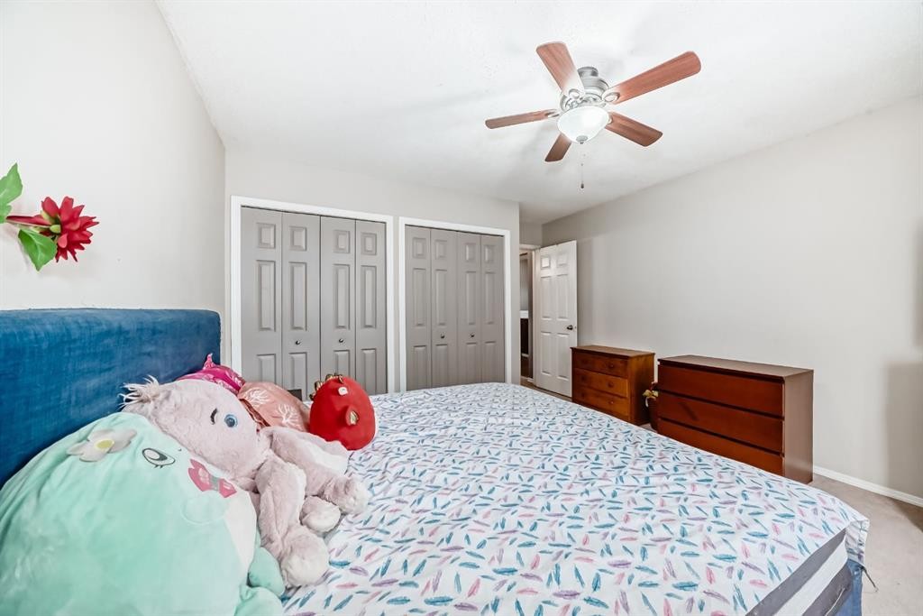 213 Hillvale Crescent, Strathmore, AB - Indoor Photo Showing Bedroom