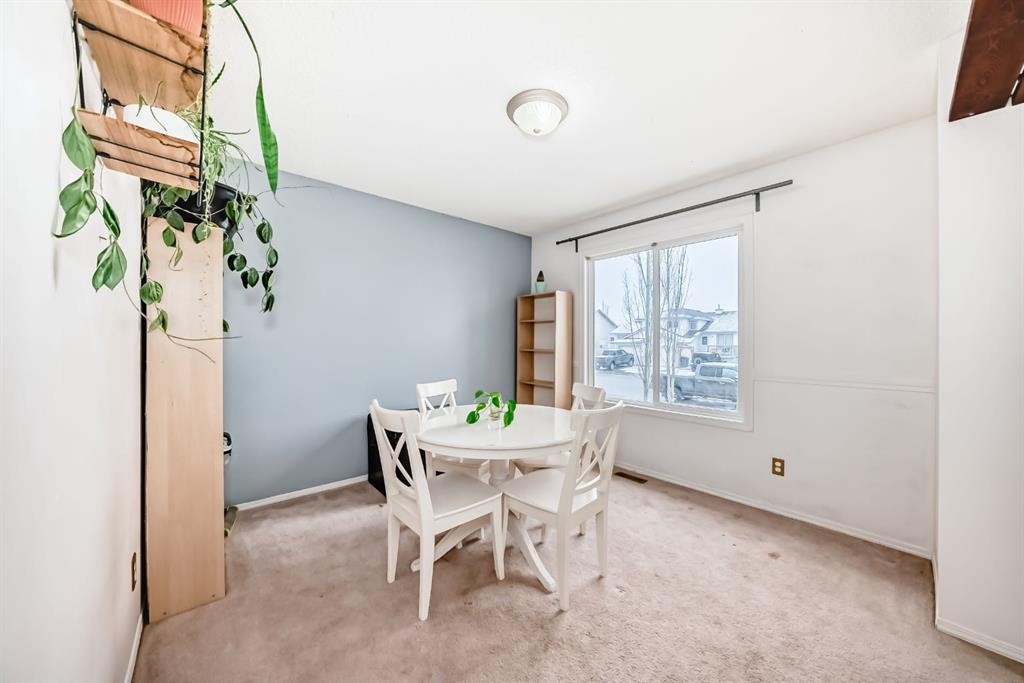 213 Hillvale Crescent, Strathmore, AB - Indoor Photo Showing Dining Room