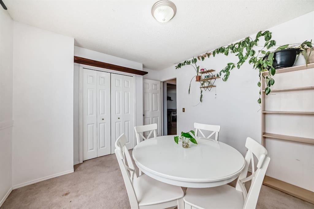 213 Hillvale Crescent, Strathmore, AB - Indoor Photo Showing Dining Room