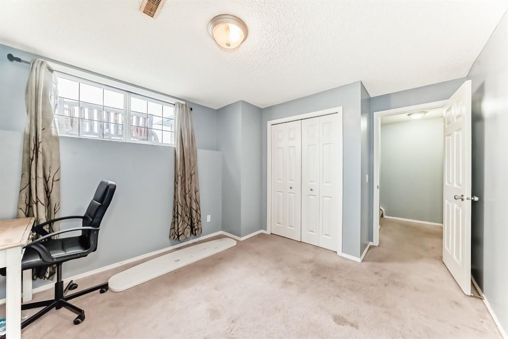 213 Hillvale Crescent, Strathmore, AB - Indoor Photo Showing Office