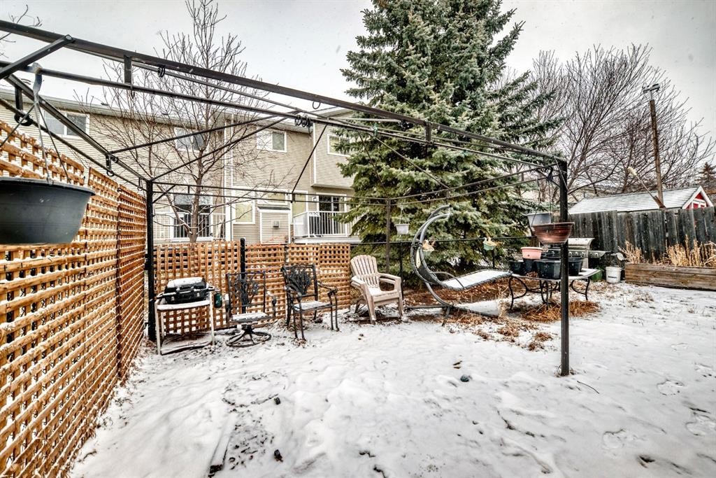 213 Hillvale Crescent, Strathmore, AB - Outdoor