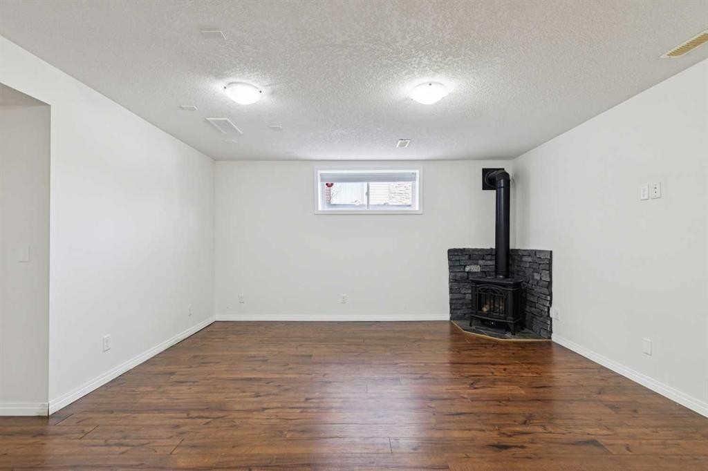 200 Silverado Drive Sw, Calgary, AB - Indoor Photo Showing Other Room