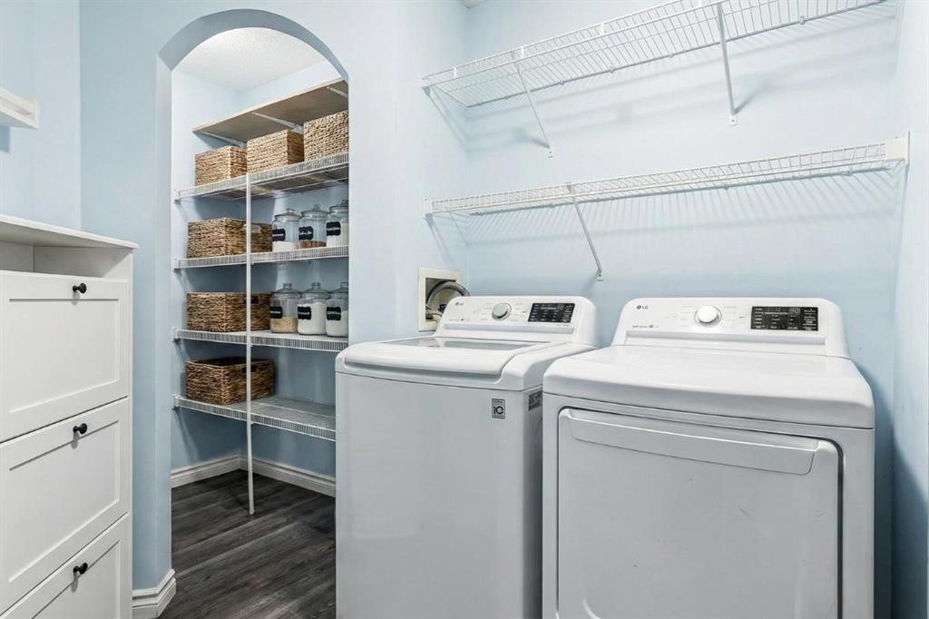 94 New Brighton Circle Se, Calgary, AB - Indoor Photo Showing Laundry Room