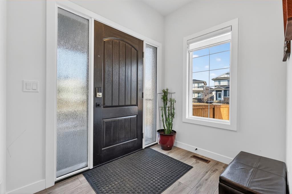 208 Dawson Circle, Chestermere, AB - Indoor Photo Showing Other Room