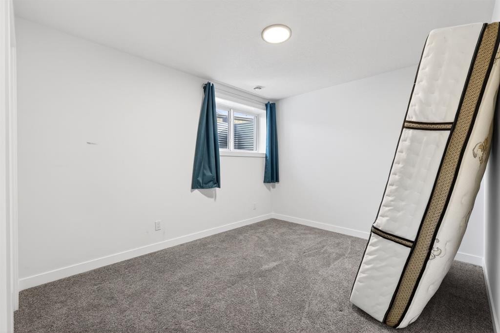 208 Dawson Circle, Chestermere, AB - Indoor Photo Showing Other Room