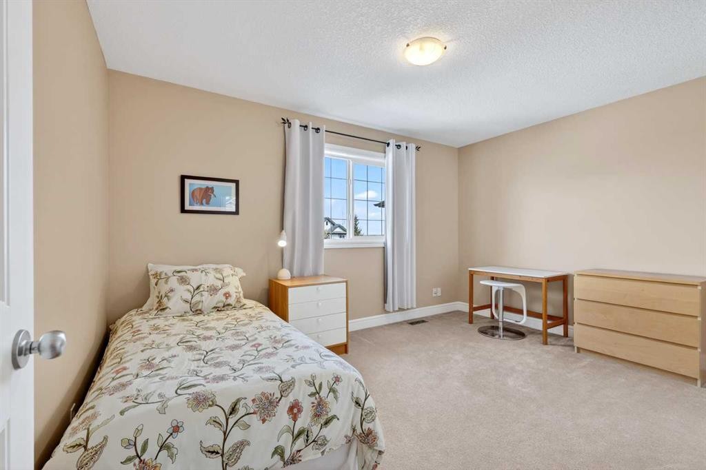 103 Kincora View Nw, Calgary, AB - Indoor Photo Showing Bedroom