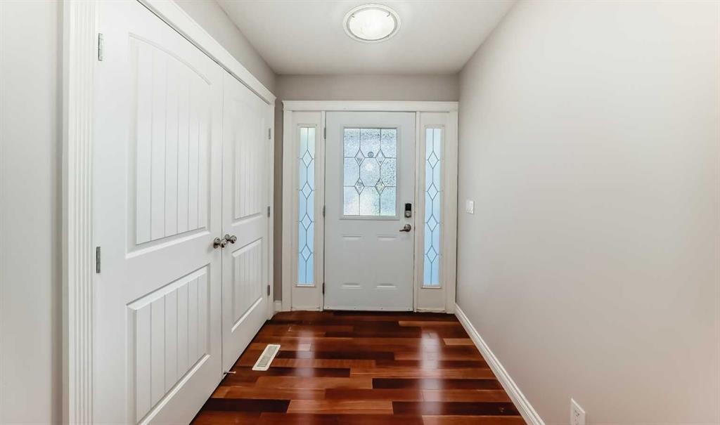 87 Sherwood Circle Nw, Calgary, AB - Indoor Photo Showing Other Room