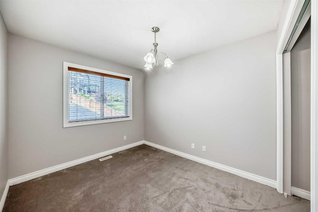 87 Sherwood Circle Nw, Calgary, AB - Indoor Photo Showing Other Room