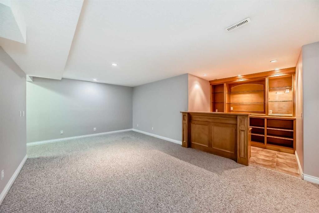 87 Sherwood Circle Nw, Calgary, AB - Indoor Photo Showing Other Room