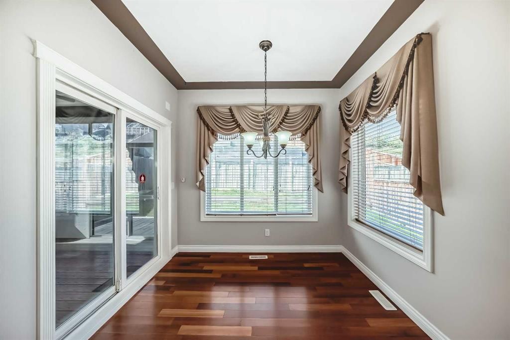 87 Sherwood Circle Nw, Calgary, AB - Indoor Photo Showing Other Room