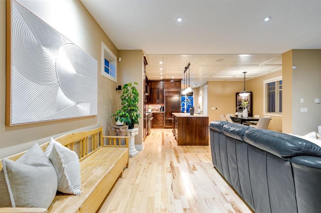 1727 Bowness Road Nw, Calgary, AB - Indoor