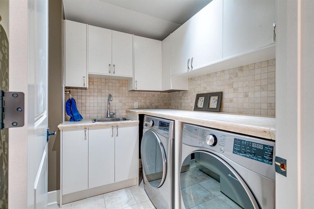 1727 Bowness Road Nw, Calgary, AB - Indoor Photo Showing Laundry Room