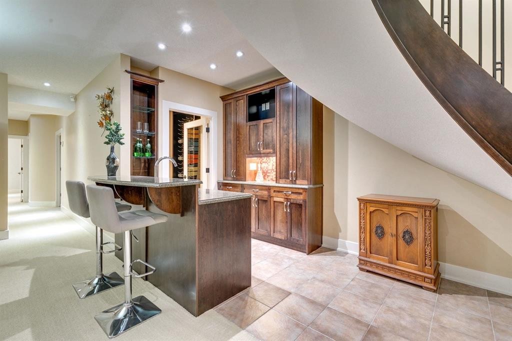 1727 Bowness Road Nw, Calgary, AB - Indoor