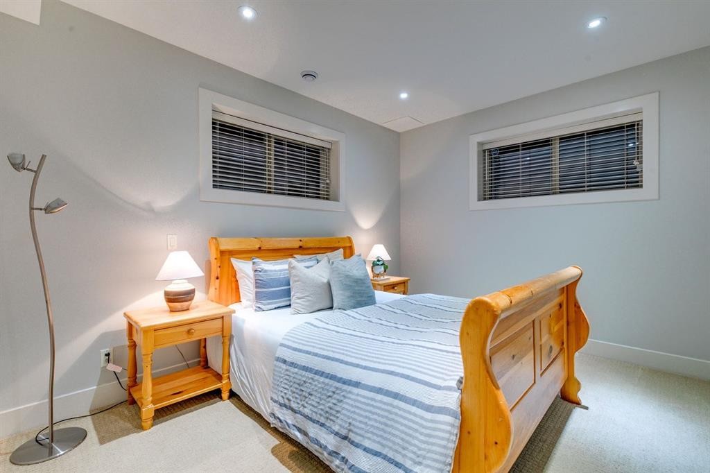 1727 Bowness Road Nw, Calgary, AB - Indoor Photo Showing Bedroom