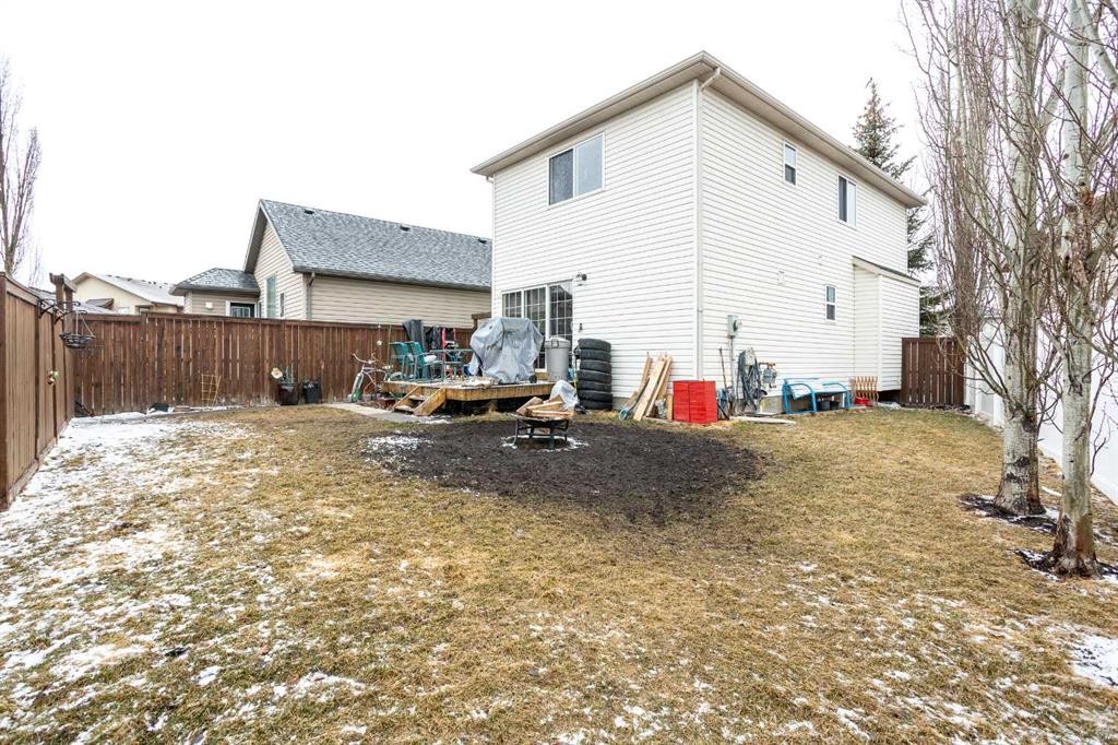 204 Eversyde Circle Sw, Calgary, AB - Outdoor With Exterior