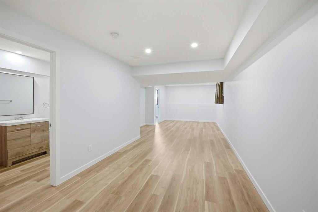 76 Nolancrest Green Nw, Calgary, AB - Indoor Photo Showing Other Room