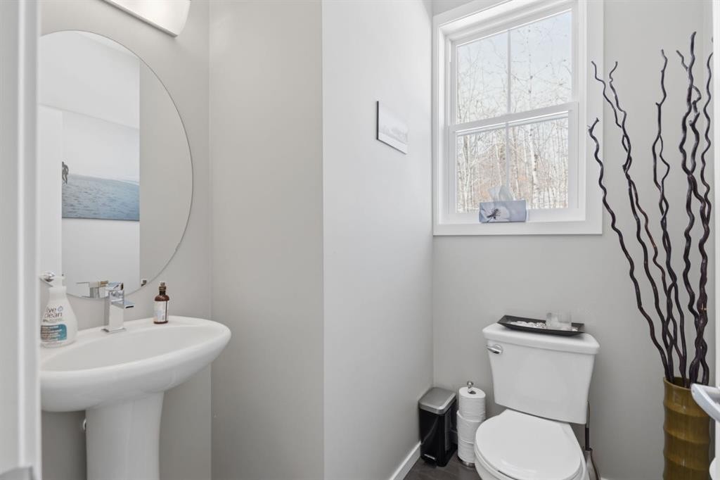 412 Ascot Circle Sw, Calgary, AB - Indoor Photo Showing Bathroom