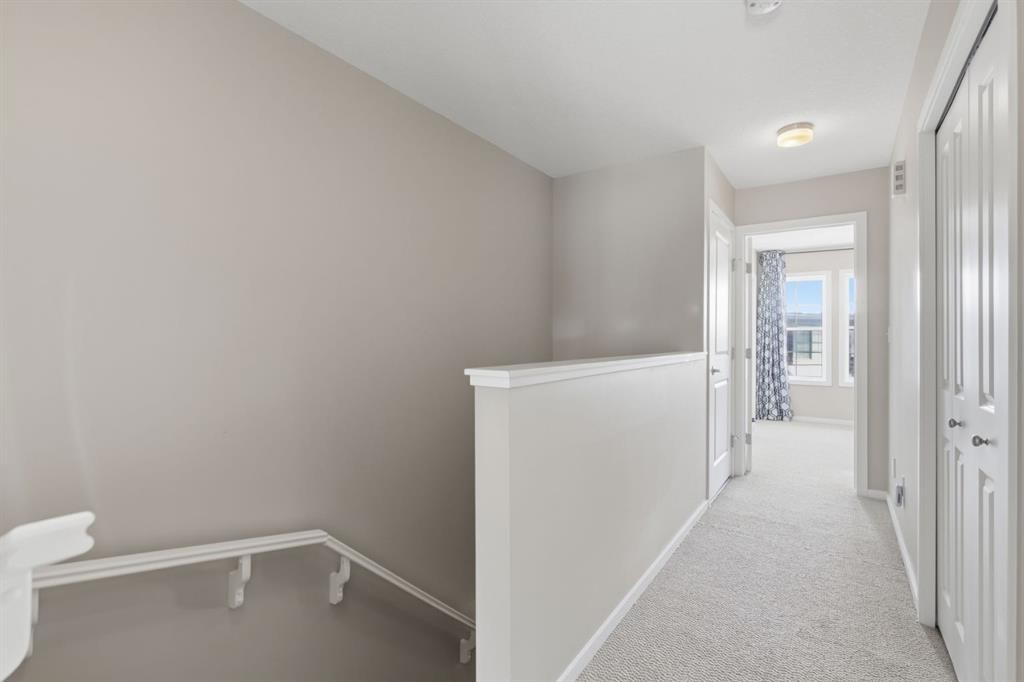 412 Ascot Circle Sw, Calgary, AB - Indoor Photo Showing Other Room