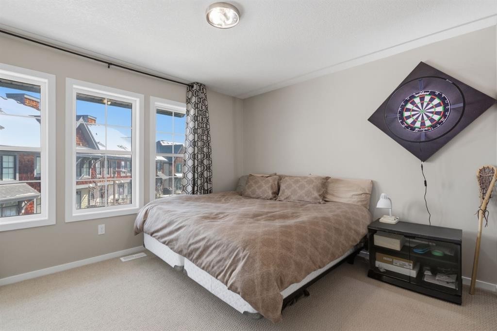 412 Ascot Circle Sw, Calgary, AB - Indoor Photo Showing Bedroom
