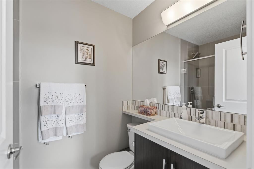 412 Ascot Circle Sw, Calgary, AB - Indoor Photo Showing Bathroom