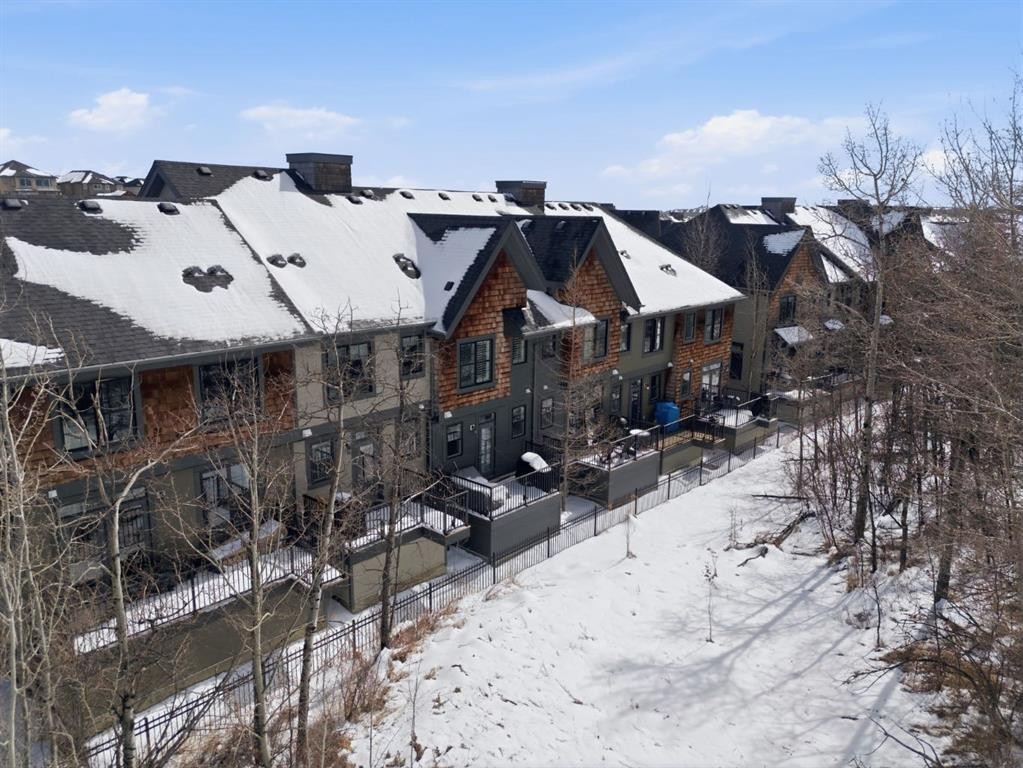 412 Ascot Circle Sw, Calgary, AB - Outdoor
