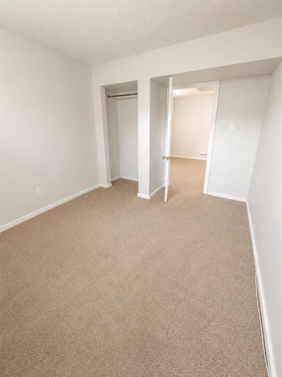 19 Meadowview Road Sw, Calgary, AB